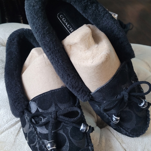 COACH MOCCASINS FUR LOAFERS SZ 10 CARSYN JACQUARD LOGO SHERPA SHEERLING WARM! - Picture 1 of 6